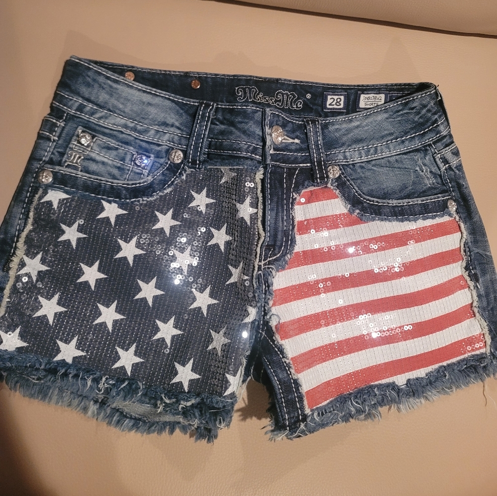 American Flag Shorts Size 28